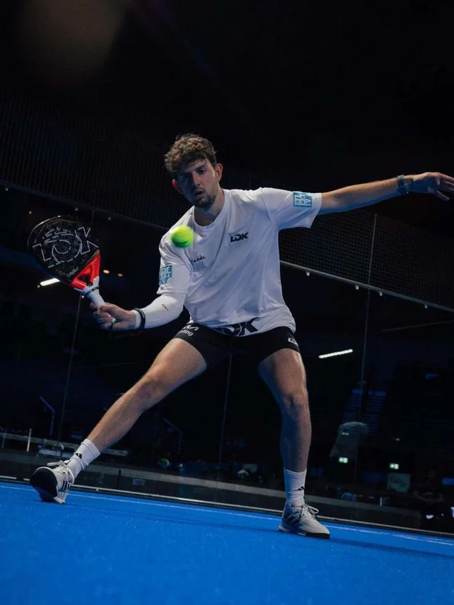 FLOKY NO STRAIN COMPRESSION SLEEVES WHITE